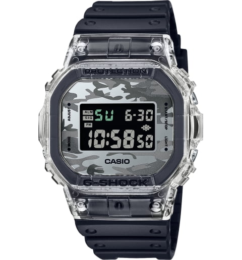 Часы Casio G-Shock DW-5600SKC-1E с водонепроницаемостью WR20Bar