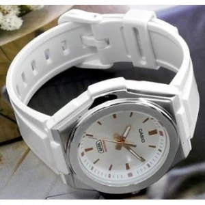 Casio Collection LWA-300H-7E - фото 2